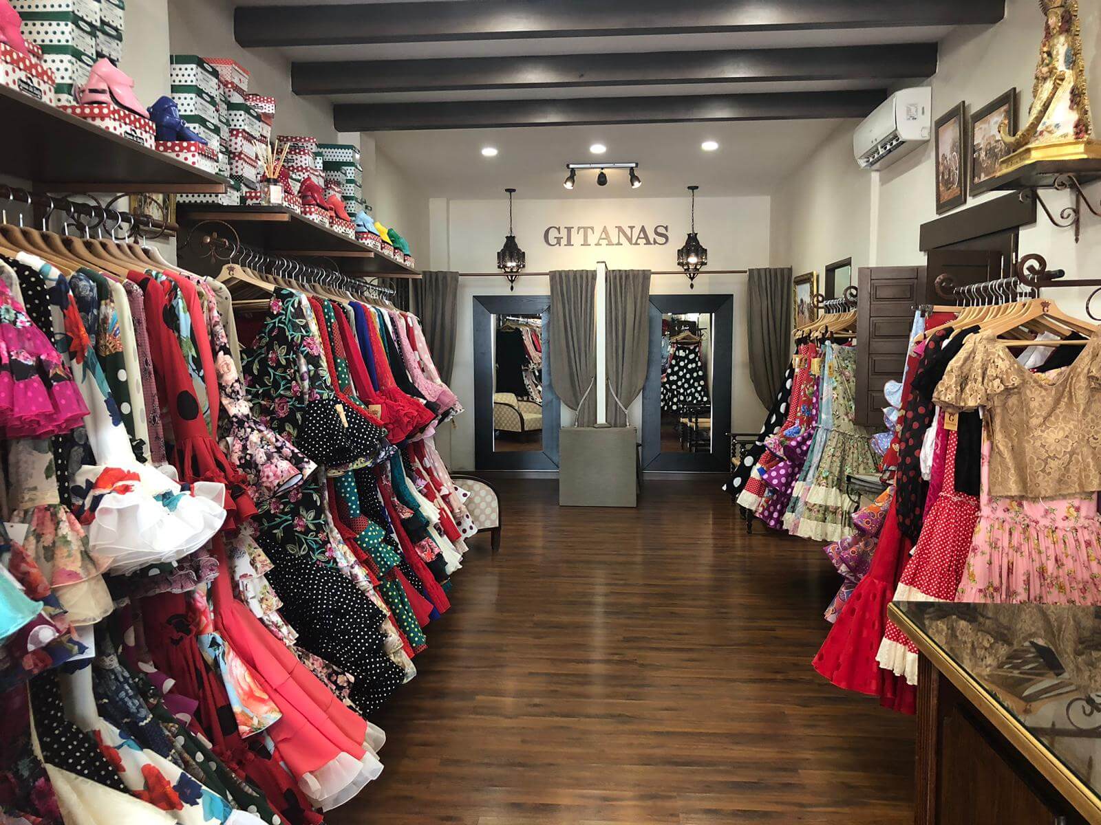 ▷ Tienda de Trajes Flamenca en Málaga - GITANAS